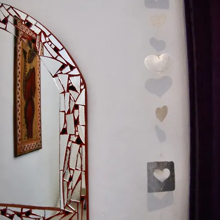 The Corner House - Charming Rustic In The Heart Of Holiday home *