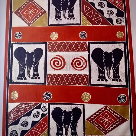 The Corner House - Charming Rustic In The Heart Of مونشيك