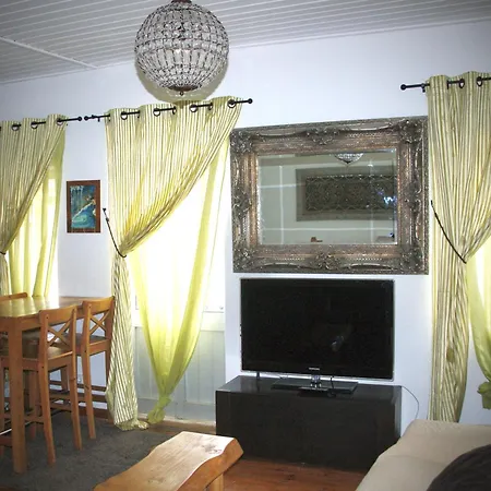 The Corner House - Charming Rustic In The Heart Of Monchique