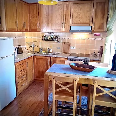 The Corner House - Charming Rustic In The Heart Of *