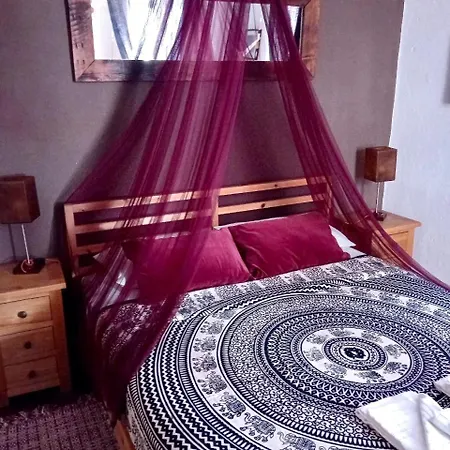 Casa vacanze The Corner House - Charming Rustic In The Heart Of