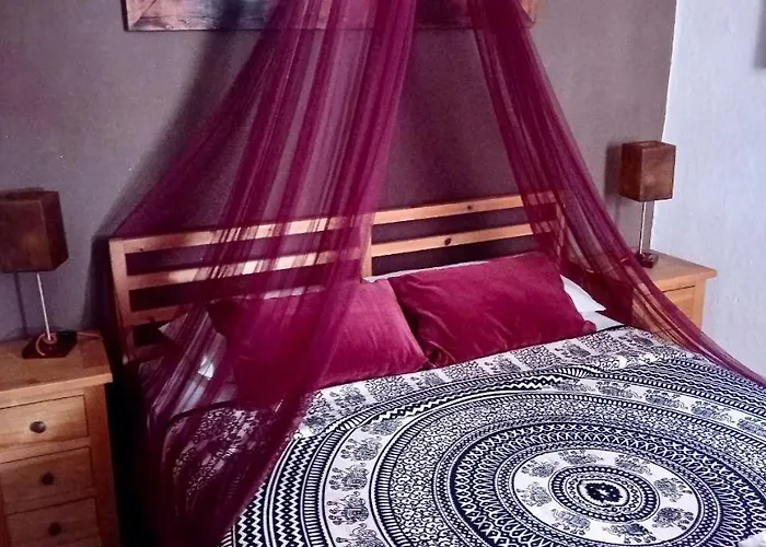 度假居 The Corner House - Charming Rustic In The Heart Of