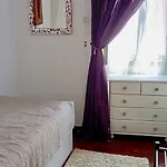 The Corner House - Charming Rustic In The Heart Of בית נופש *